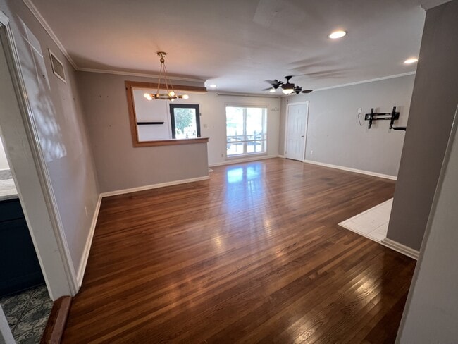 Foto del edificio - 129 Fernhill Ave