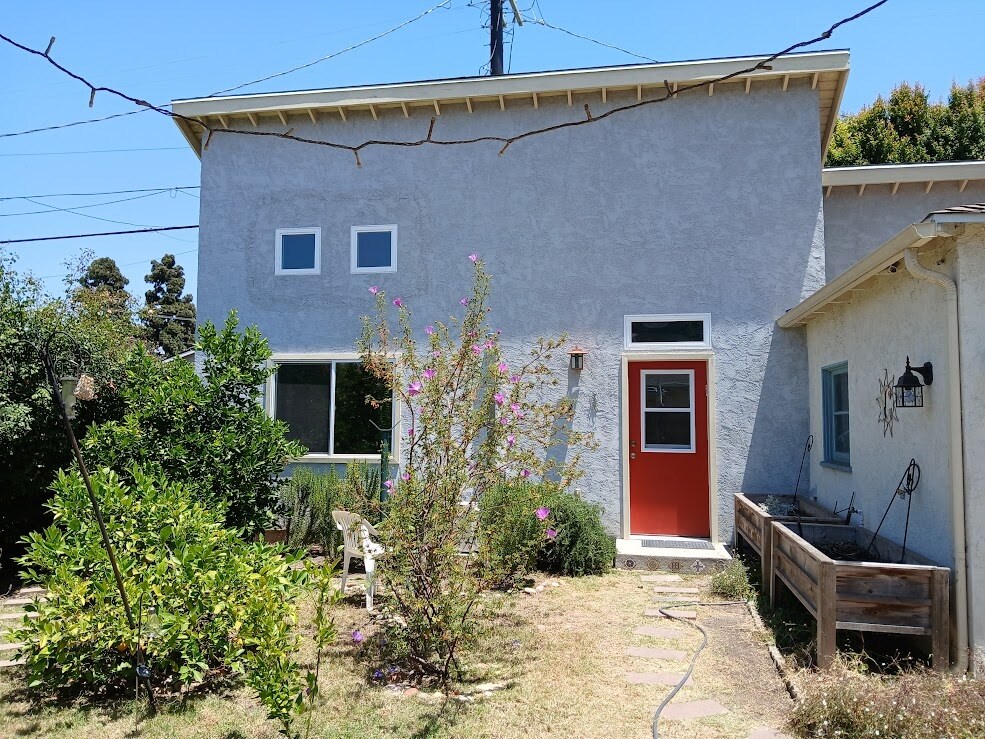 Casita - Back House - 1810 Stearns Dr (Los Angeles, CA)