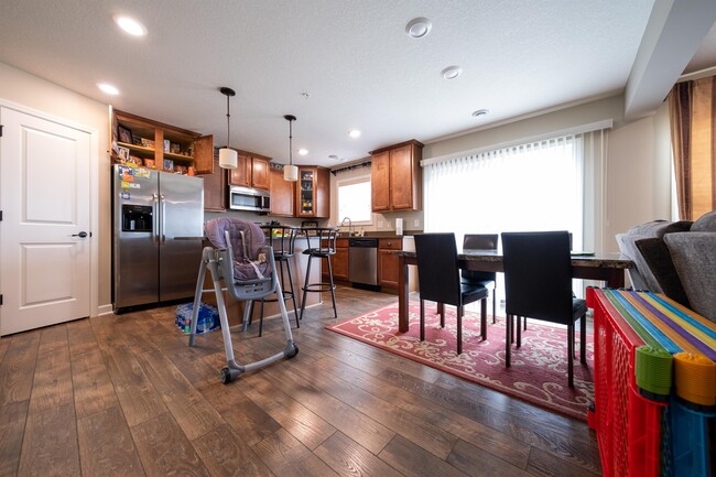 Building Photo - 3253 Lakewood Trl