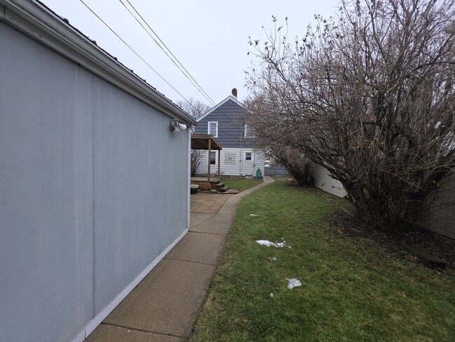 Building Photo - 4017 S 1st St