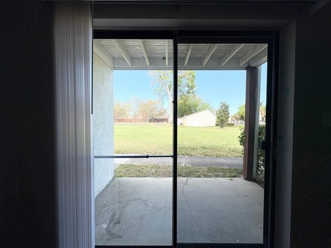 Building Photo - Altamonte Springs 1B/1BA Ground Floor Condo ~ Available NOW!!