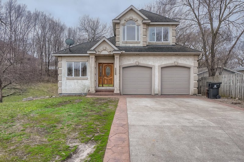 Primary Photo - 2296 Highwood Avenue E