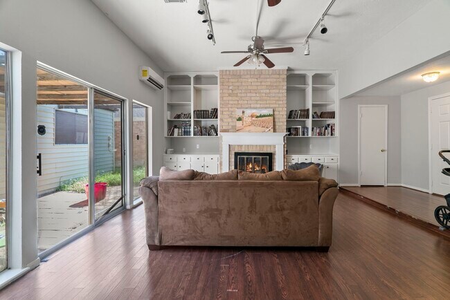 Foto del edificio - 7534 Quail Meadow Dr