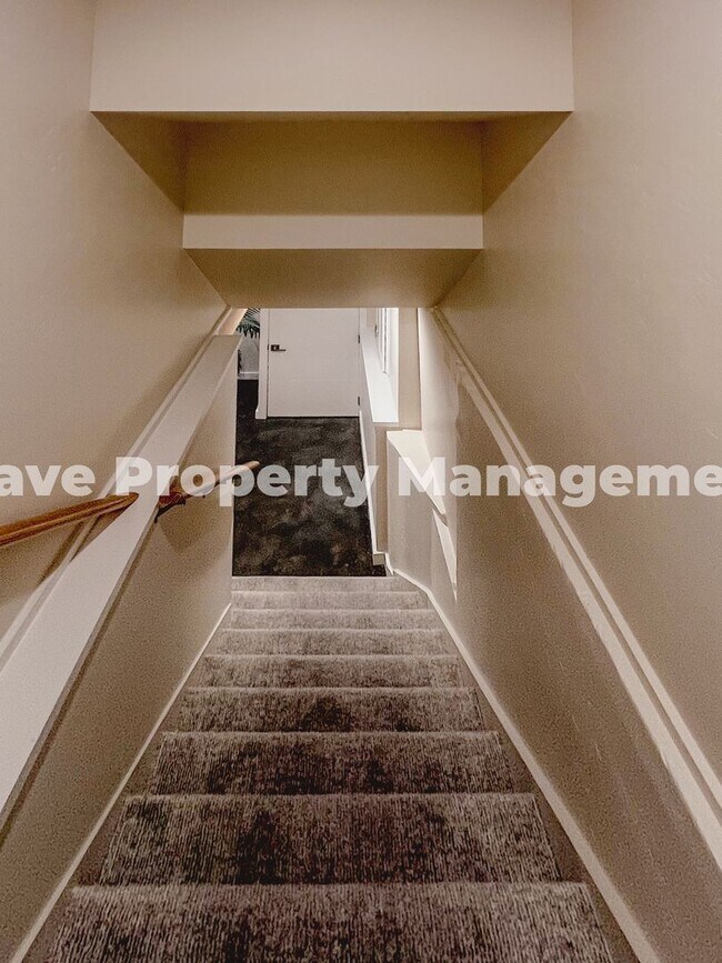 Foto del edificio - Newly Renovated Basement Suite with High-E...
