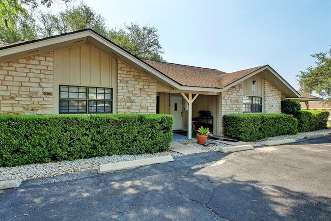 Building Photo - 21013 Highland Lake Dr