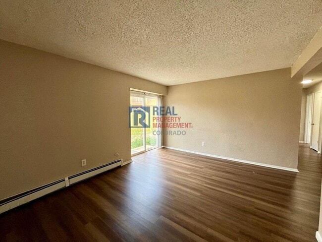 Building Photo - 4340 Loomis Ave