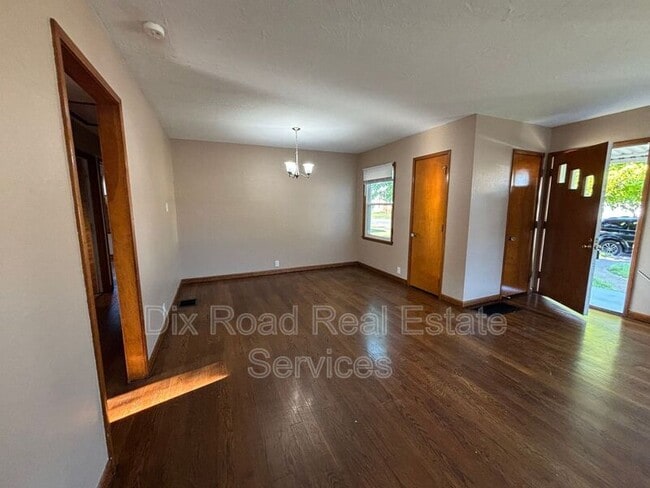 Building Photo - 645 Swigart Dr