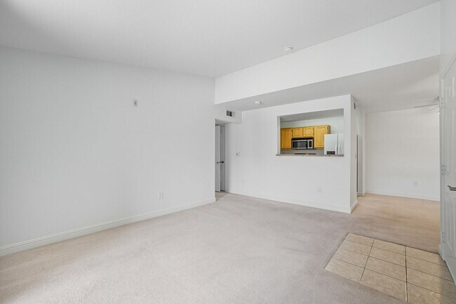 Foto del edificio - Beautifully maintained 1-story condo in Resort Style Community!