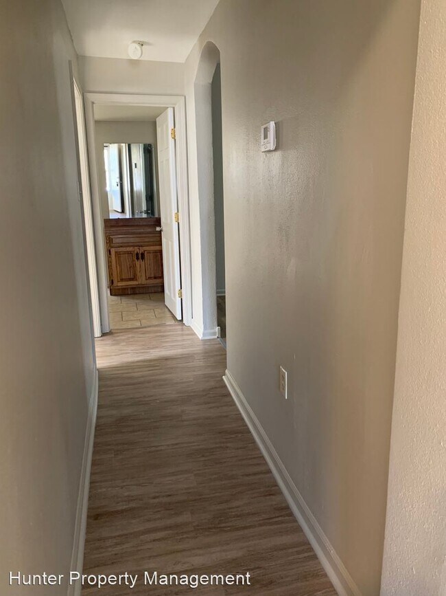 Building Photo - 3 br, 1 bath House - 929 N Rogers Ave