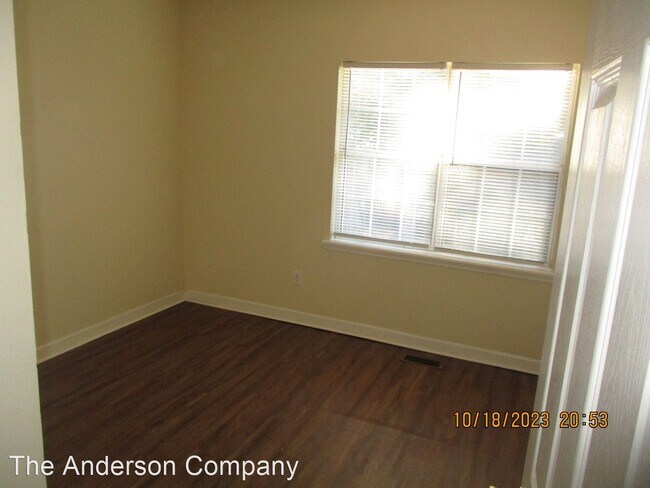 Building Photo - 3 br, 2.5 bath House - 115-C Acacia Ct.