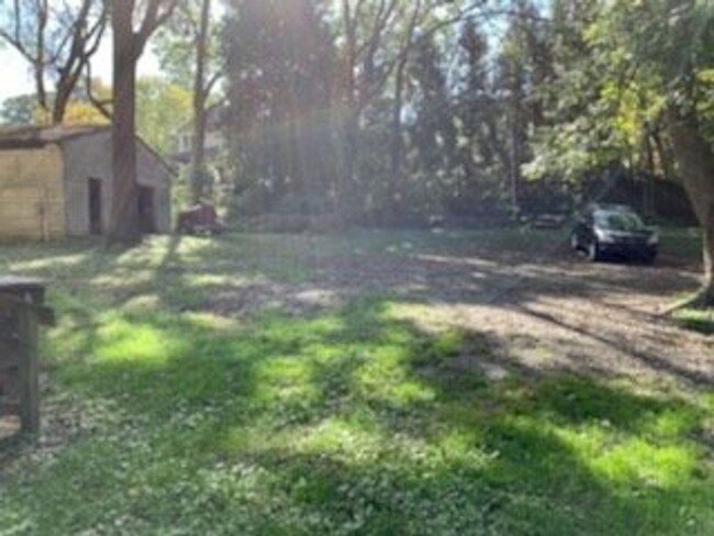 Building Photo - Adorable Washington Park Cottage!