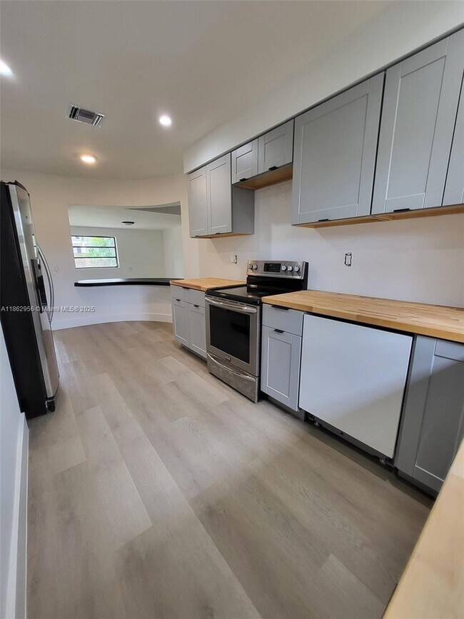 Photo - 816 NE 91st Terrace House