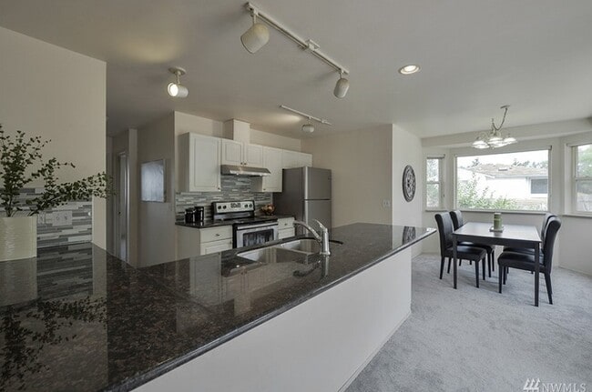 Building Photo - 1844 S 250th Pl