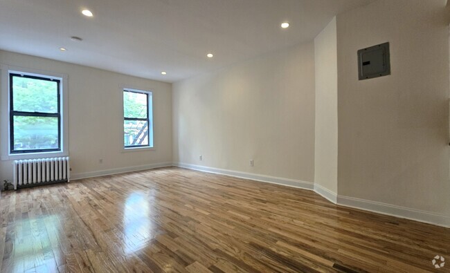 Building Photo - 20 Magaw Pl