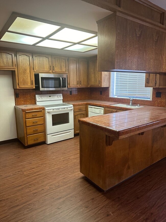 Foto del edificio - 4703 W Cypress Ave