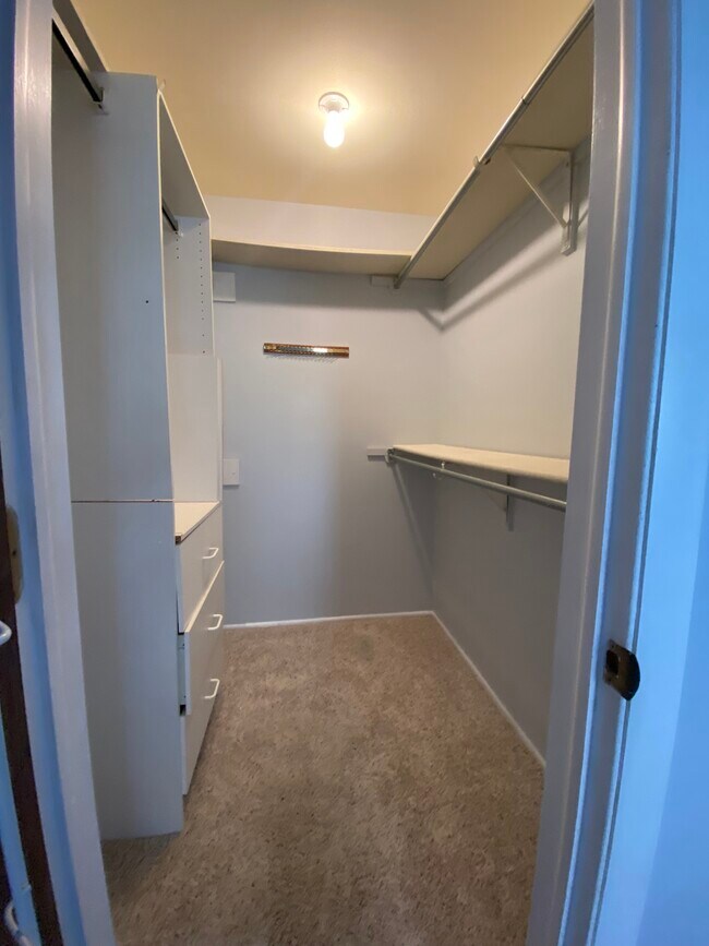 607 Fairbanks Ct, Schaumburg, IL 60194 Townhome Rentals in Schaumburg