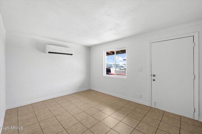 Foto del edificio - 2343 E Pueblo Ave