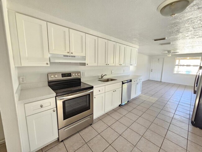 Foto del edificio - 111 57th Ave E