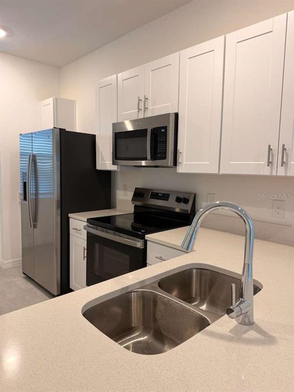 Building Photo - 2931 Skyline Lp