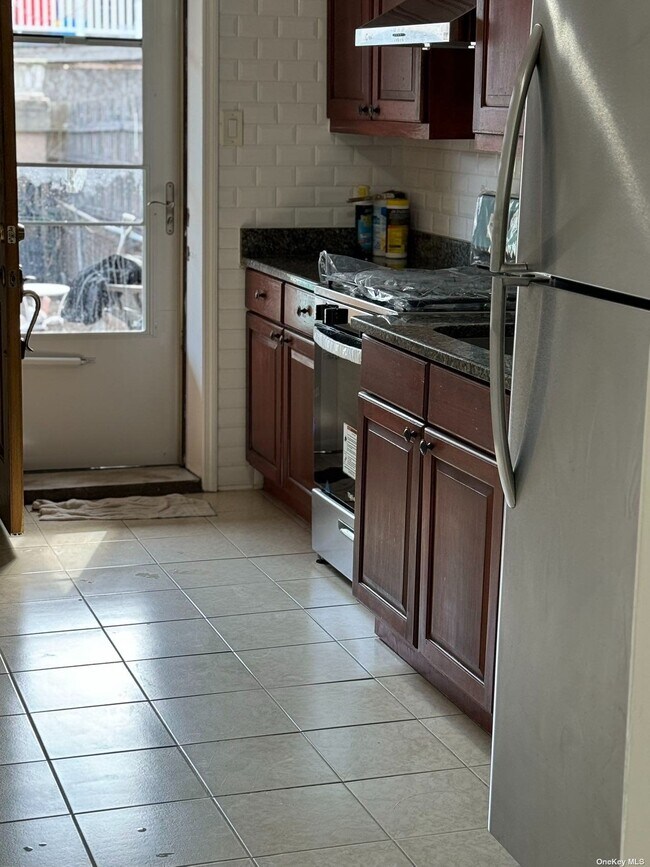 Foto del edificio - 901 Brinsmade Ave