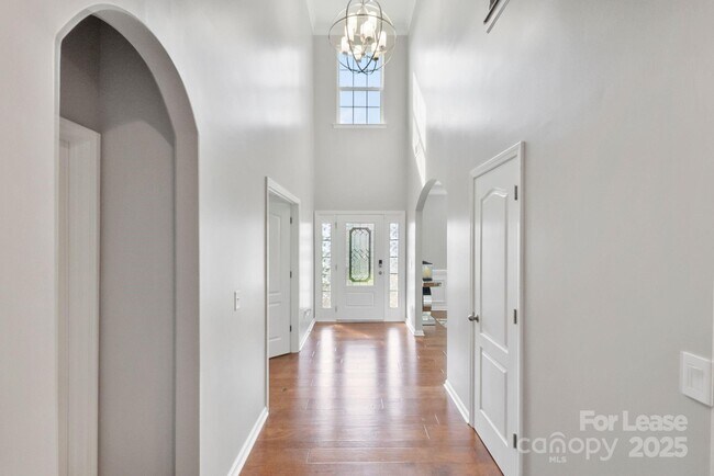 Foto del edificio - 188 Sweet Briar Dr