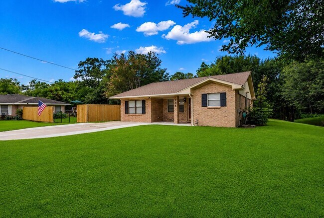 Foto del edificio - 235 Live Oak St