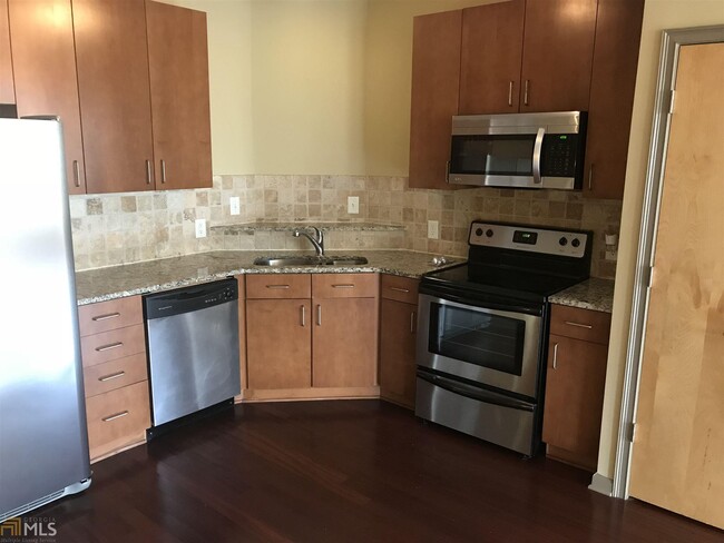 Foto del edificio - 898 Oak St SW