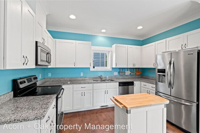 Building Photo - 3 br, 2.5 bath House - 114 Hillside Ave
