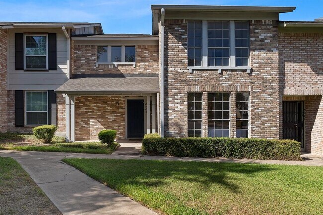 Building Photo - 2009 Sandberg Dr