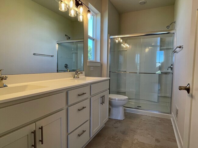 Building Photo - 918 Foxwalk Dr