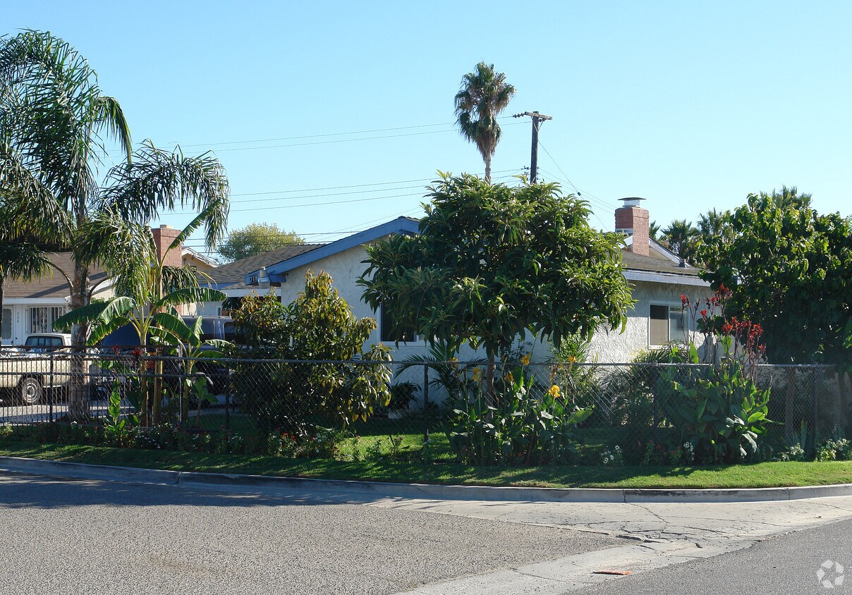 Building Photo - 718-720 Lemar Ave