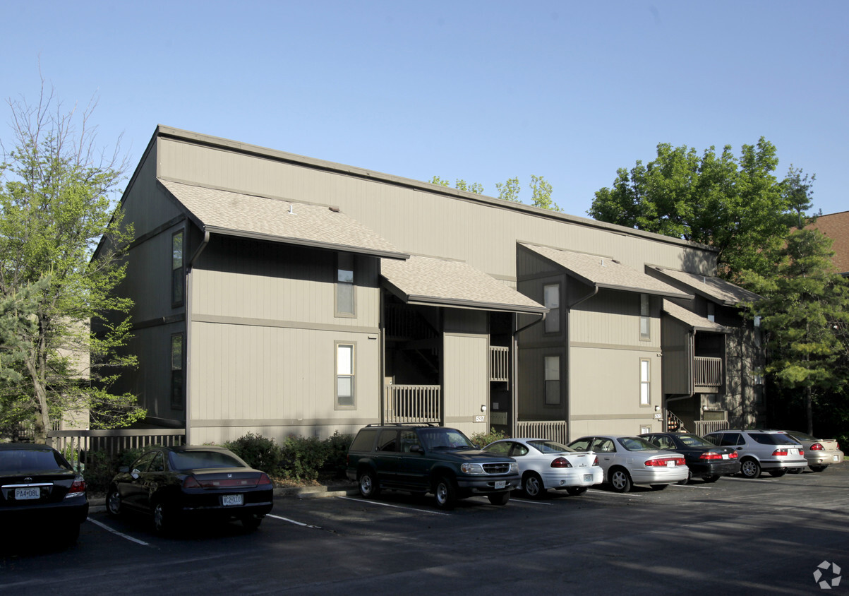 Foto principal - Village Park Apartments