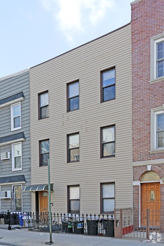 Foto principal - 229 N 7th St