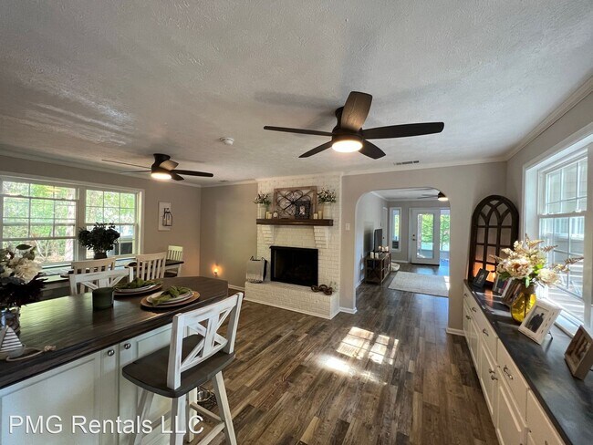 Building Photo - 2 br, 2 bath House - 10 Lake Ohoopee Dr.