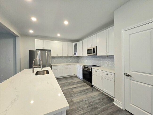 Building Photo - 12813 Andromeda Ct