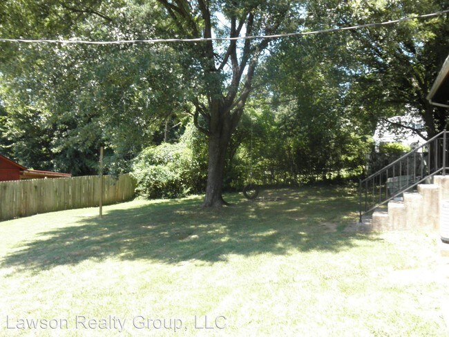 Building Photo - 443 Red Ln