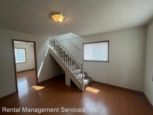 Building Photo - 2 br, 1 bath House - 732 NE 118th Avenue