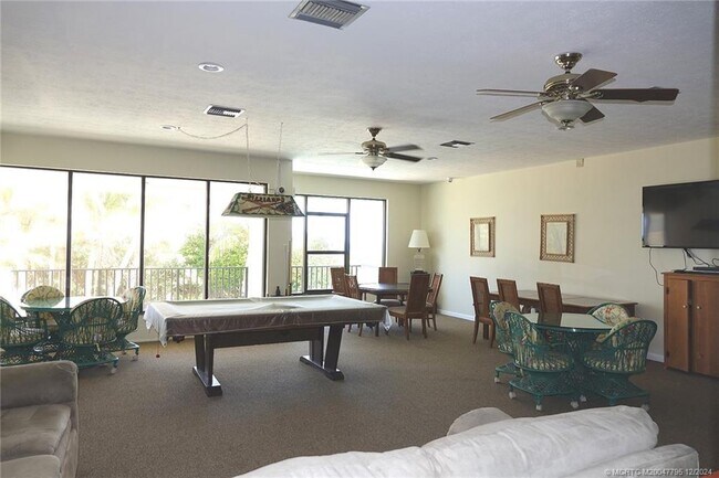 Foto del edificio - 9940 S Ocean Dr