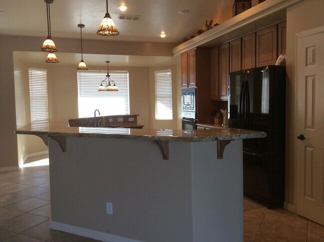 Building Photo - 3 Bedroom 2 Bath Home