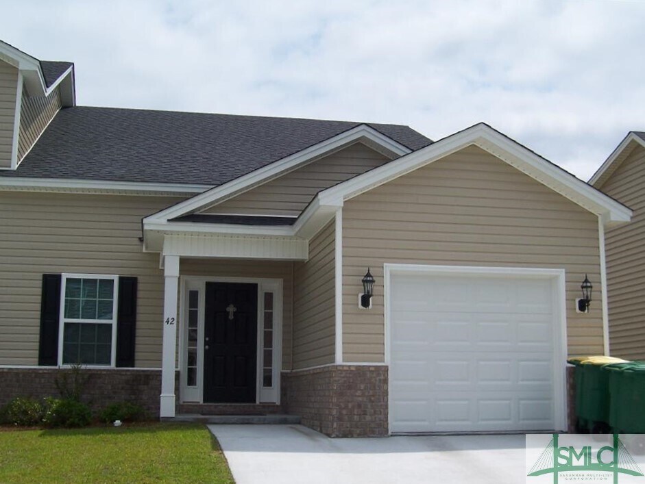 Foto principal - 48 Cypress Ln