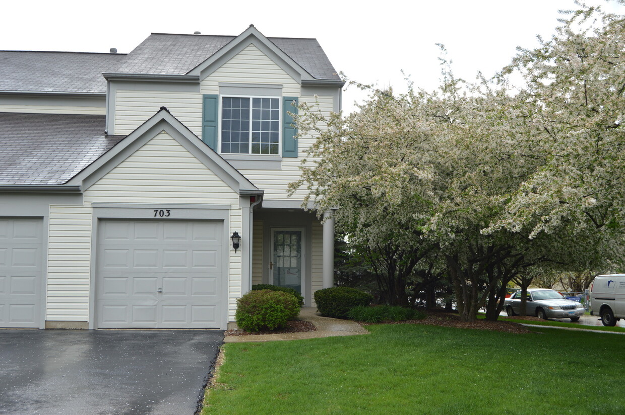 Primary Photo - 703 Blossom Ct