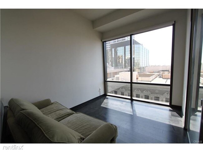 Foto del edificio - 655 S Hope St