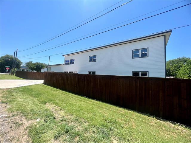 Building Photo - 601 W Danieldale Rd