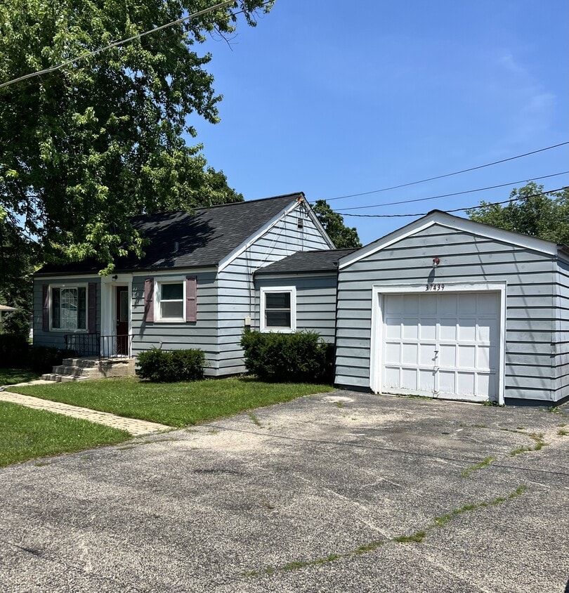 Foto principal - 37439 N Lake Shore Dr