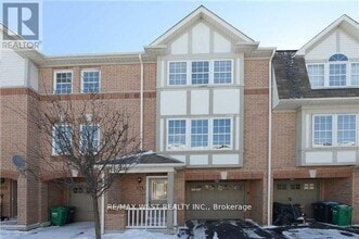Building Photo - 3030-3030 Breakwater Ct