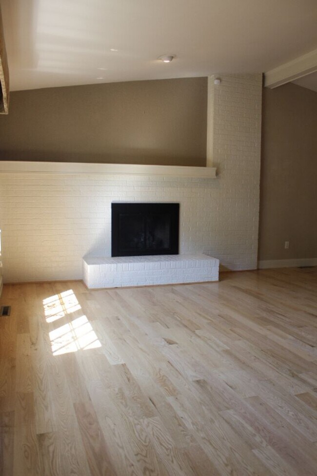 Foto del edificio - Gorgeous 2 Story Home in Columbine West!
