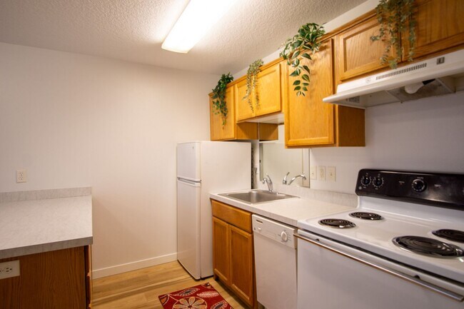 Building Photo - Renovated St Johns-1Bdr w/Modern Appliance...