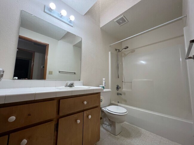 Foto del edificio - Wonderful centrally located Powell Butte 3...