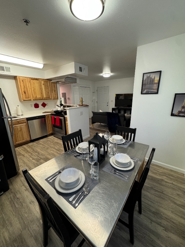 Building Photo - 10 Gentry Wy