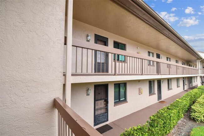 Foto del edificio - 204 Mary Dr